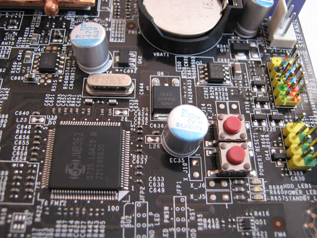 14 Foto 14 Review MSI P7N Diamond