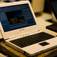 Commodore vuelve con un Netbook de 10″