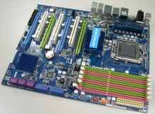 asrock_x58_supercomputer_board_01-220x162 ASRock también ofrecerá placa X58