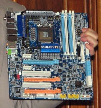 Prototipo placa Gigabyte para Core i5 (P55)