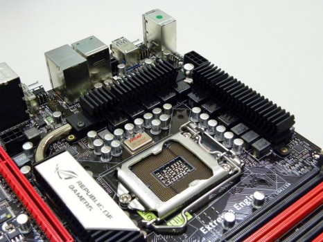 Asus_Maximus_III_Extreme_board_03
