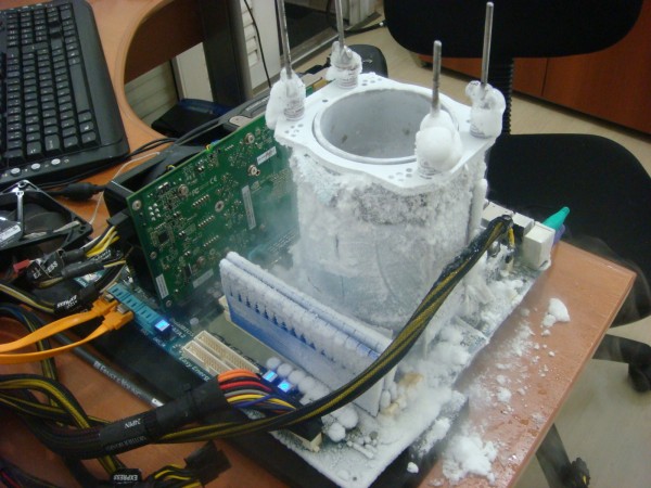 Sistema de enfriamiento por nitrogeno liquido pc