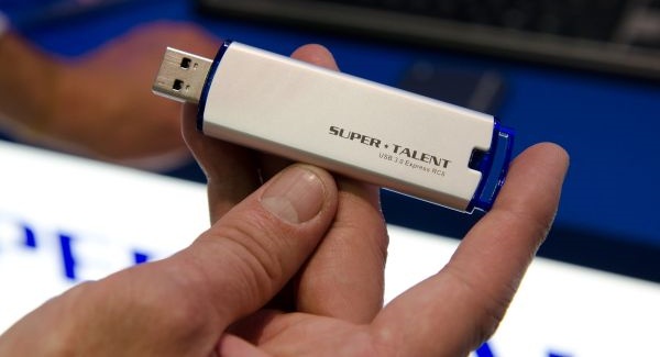 Super_Talent_USB_3.0_Express_RC8_01
