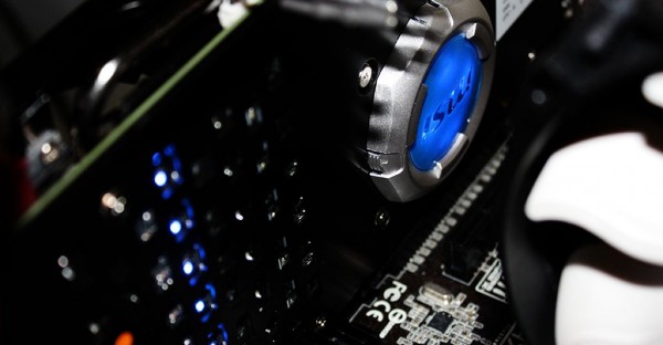 msi_r7970_lightning_06