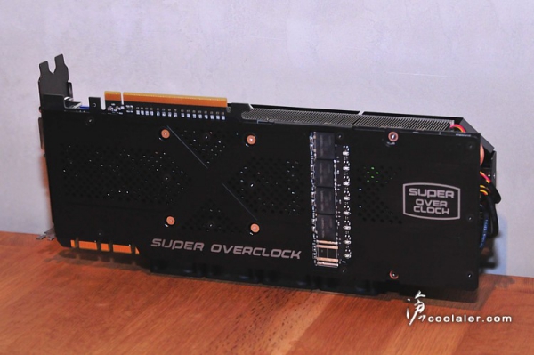 Gigabyte_GTX680_SuperOverClock_WindForce_5X_08