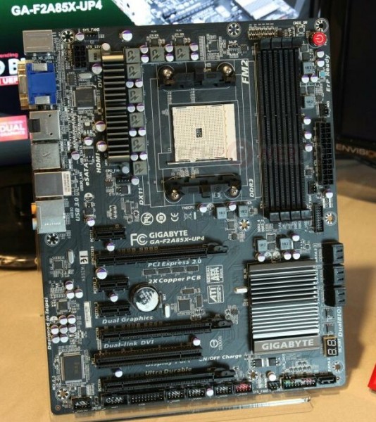 Gigabyte_GA-F2A85X-UP4_01