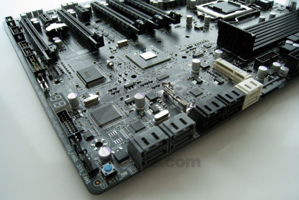 Gigabyte_GA-Z77-UP7_600
