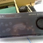 EVGA GeForce GTX 660 Ti posa para la cámara