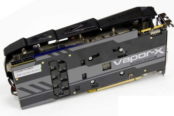 Sapphire_HD_7970_6GB_Toxic_GHz_Edition_02