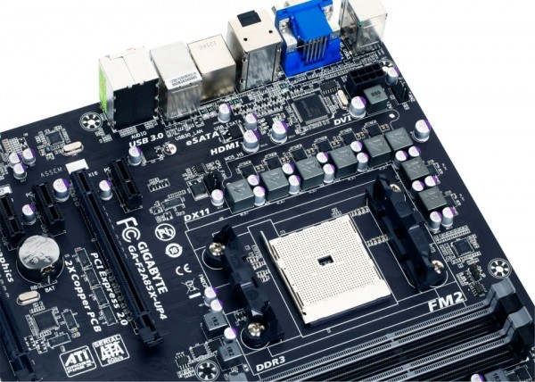 Gigabyte_F2A85X-UP4_02