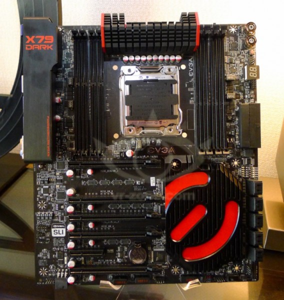 EVGA_X79_DARK_01