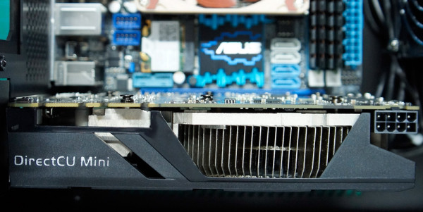 ASUS-GeForce-GTX-670-DirectCU-Mini-1