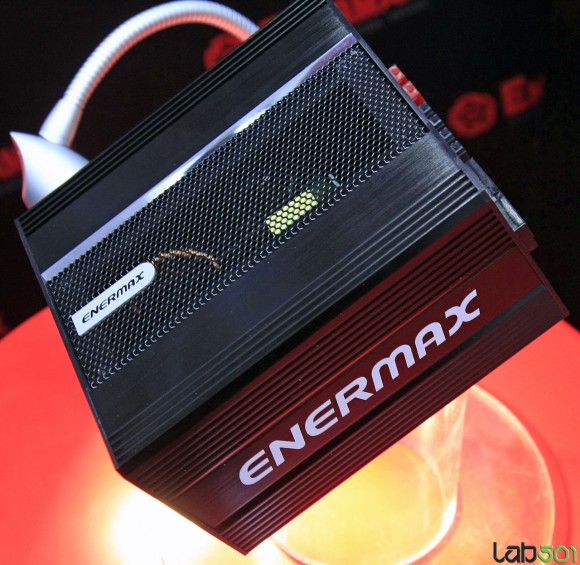 Enermax_Fanless_PSU_02